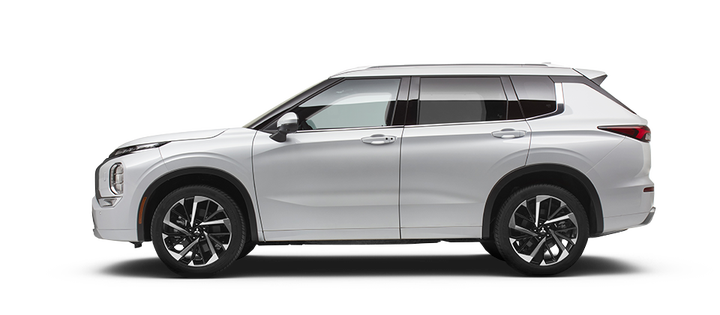 A white 2023 Mitsubishi Outlander SUV