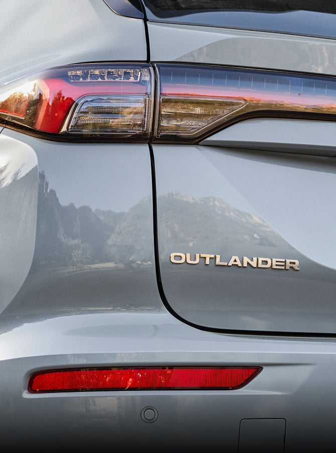 Close up on the taillights on the 2026 Mitsubishi Outlander PHEV SUV