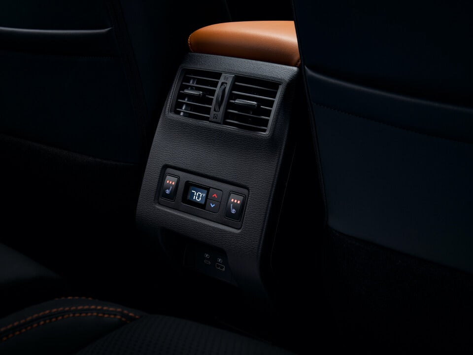 Second row seating climate control in the 2022 & 2023 Mitsubishi Outlander SUV