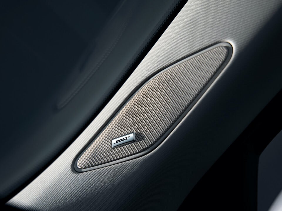 2023 Mitsubishi Outlander SUV Bose sound system