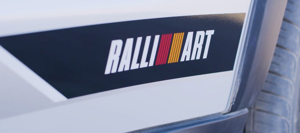 2023 mitsubishi ralliart logo on a white suv
